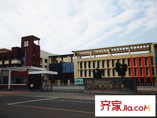 偉業(yè)迎春麗家配套圖項(xiàng)目西側(cè)1000米小學(xué)
