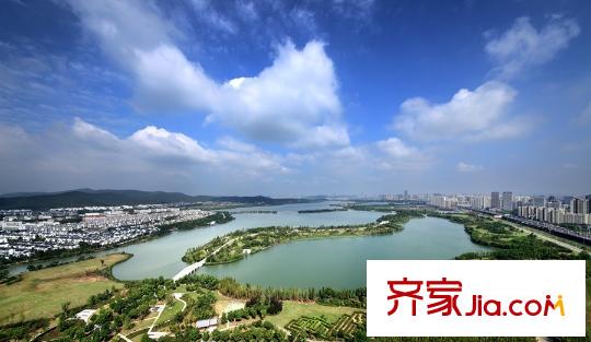 水岸清華?瀚宮項目北側(cè)50米石湖公園