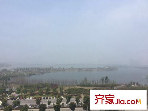 水岸清華?瀚宮項目北側(cè)50米石湖公園