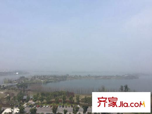 水岸清華?瀚宮項目北側(cè)50米石湖公園