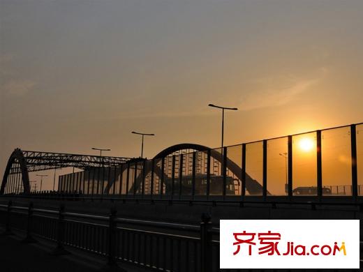 高新地產(chǎn)天之運(yùn) 向東10米寒山大橋