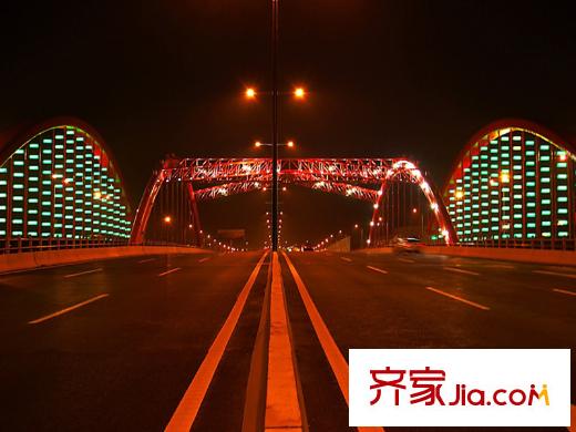 高新地產(chǎn)天之運(yùn)向東10米寒山大橋