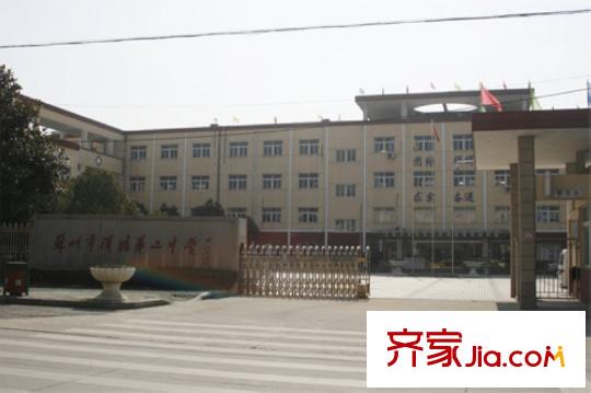 瑜翠園配套圖向北約5千米小學(xué)