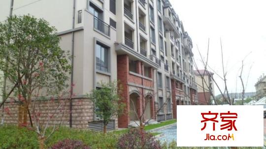 東渡海派青城外景圖 