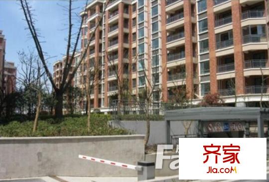 龍惠花苑