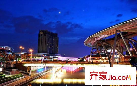 圓融星座向西100米左右商業(yè)街