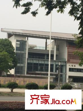 榮華世家對面20米通安中學教學樓