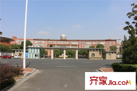 金科廊橋水岸項目北面200米震澤中學(xué)2015.10.15