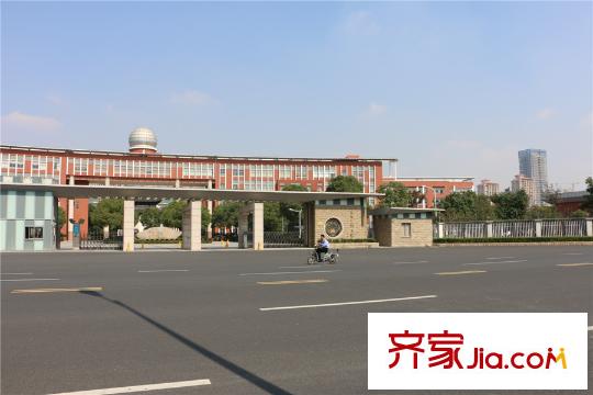 金科廊橋水岸項目北面200米震澤中學(xué)2015.10.15