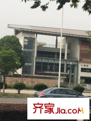 榮華世家對面20米通安中學教學樓