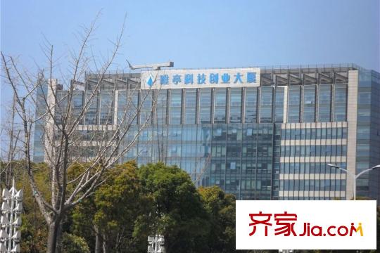 金沙富都項目向東200米青劍湖商業(yè)廣場