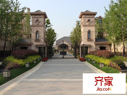 龍池山莊小區(qū)2013.5.2