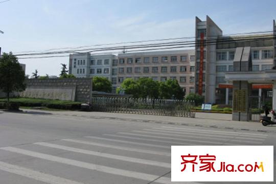 立新天鴻國際花園項目向北100米吳江第二職業(yè)高中