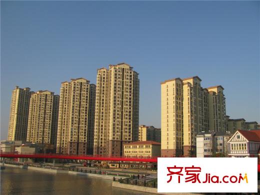 花好月圓小區(qū)向西10米元和塘風(fēng)景帶