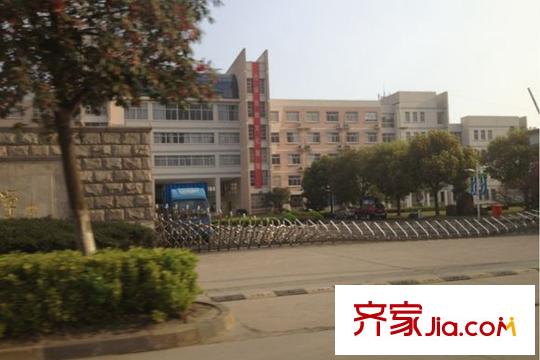 立新天鴻國際花園項目向北100米吳江第二職業(yè)高中