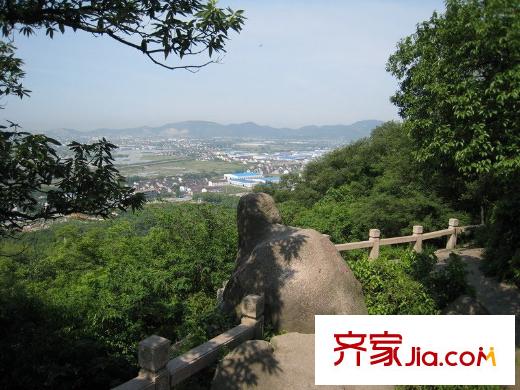 金山別墅項(xiàng)目東側(cè)200米靈巖山2013.04