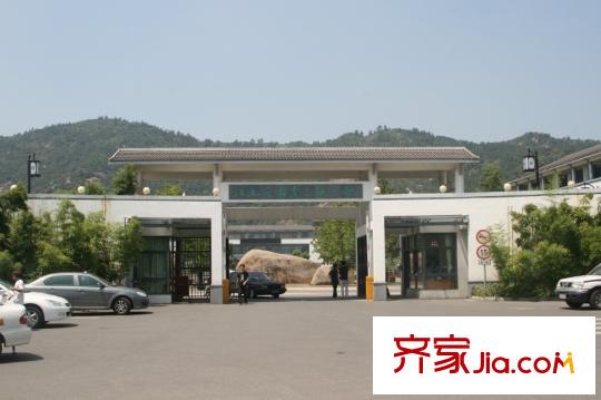 金山別墅項(xiàng)目西側(cè)200米木瀆中學(xué)2013.04