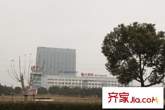 紫金灣向北500米大潤發(fā)超市