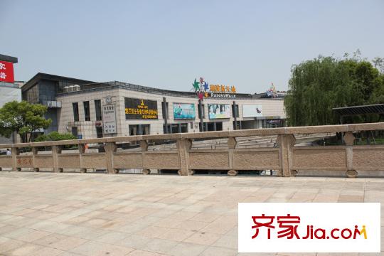 商旅新悅城往東3公里左右湖濱新天地