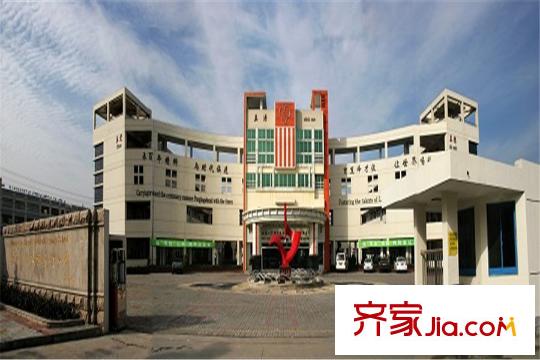 偉業(yè)濱河名墅 向東南約100米吳江實驗小學(xué)