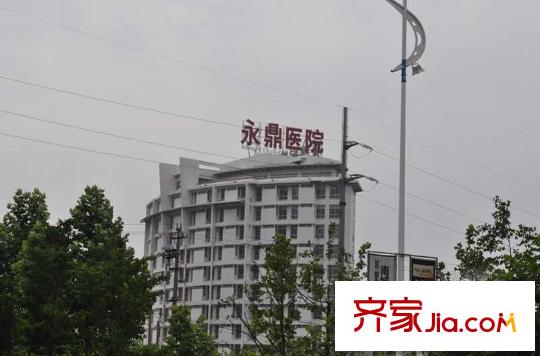 偉業(yè)濱河名墅向南200米醫(yī)院