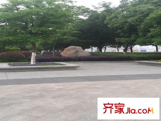 新創(chuàng)玉山廣場小區(qū)西500米公園