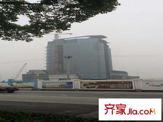新創(chuàng)玉山廣場小區(qū)西北1000米金鷹