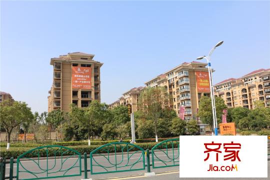 南悅豪庭小區(qū)實景2015.10.15