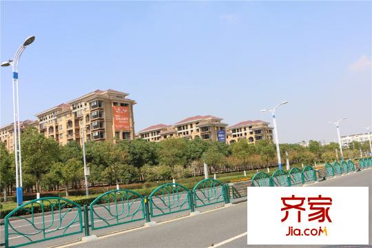 南悅豪庭小區(qū)實(shí)景2015.10.15
