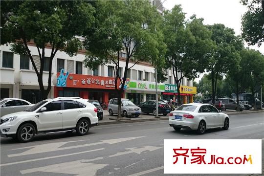 翠湖灣項(xiàng)目南側(cè)100米處商鋪
