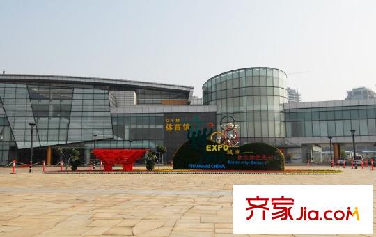 半月灣往北約600米體育館