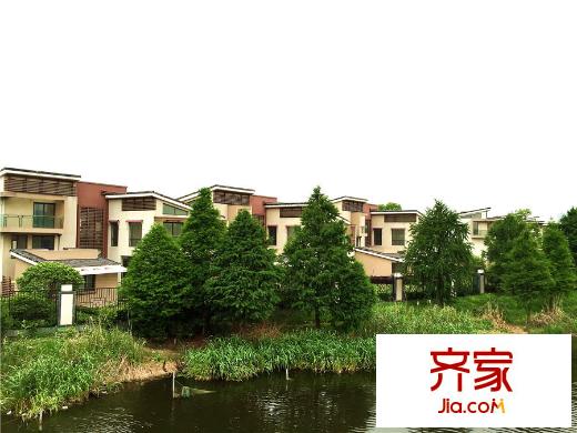 冠城大通瓏灣別墅區(qū)實(shí)景2015.5.29