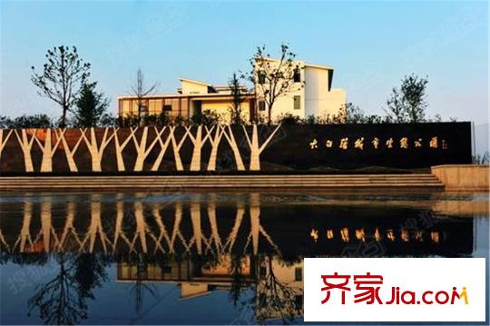 冠城大通瓏灣項(xiàng)目往東500米大白蕩公園