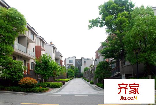 冠城大通瓏灣聯(lián)排實(shí)景2015.6.23