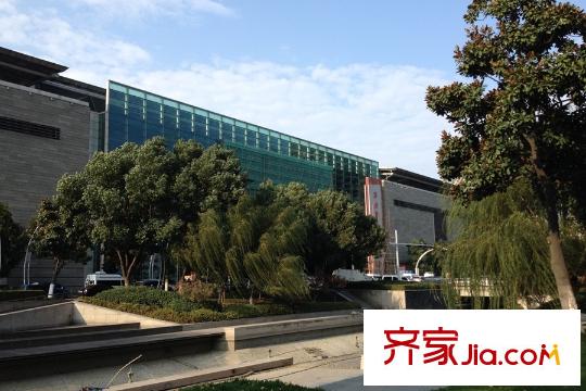 誠品居所向西100米國際博覽中心