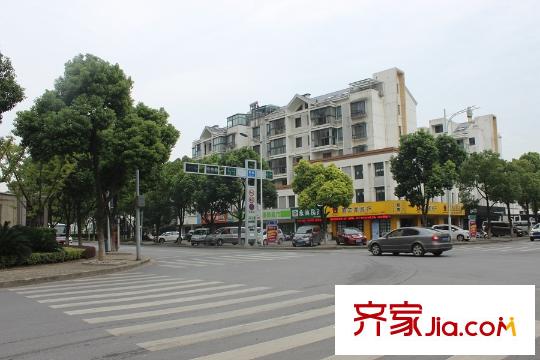 和昌熙溪里項(xiàng)目東側(cè)20米商店