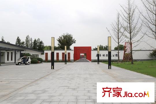 瑞景國(guó)際項(xiàng)目南500米蘆蕩湖濕地公園