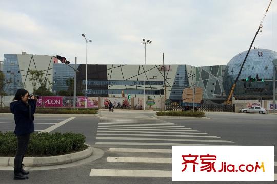 萬科玲瓏灣天萃項目東5公里處永旺夢樂城