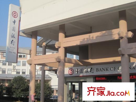 和融優(yōu)山美地城墅向北500米南擺宴街中國銀行
