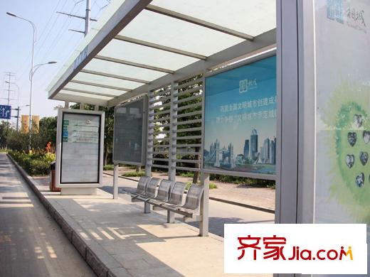 尚景灣向東10米公交站牌