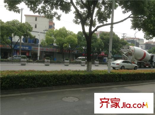 津西新天地項(xiàng)目附近600米的商業(yè)街