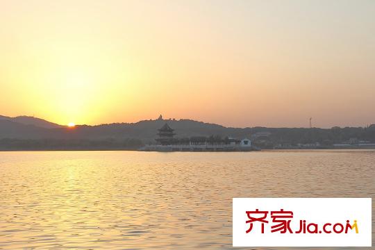 水岸秀墅遠雄御湖園向南500米石湖景區(qū)