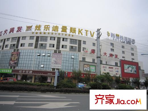 華園麗都陽(yáng)光向東1千米吳江大潤(rùn)發(fā)