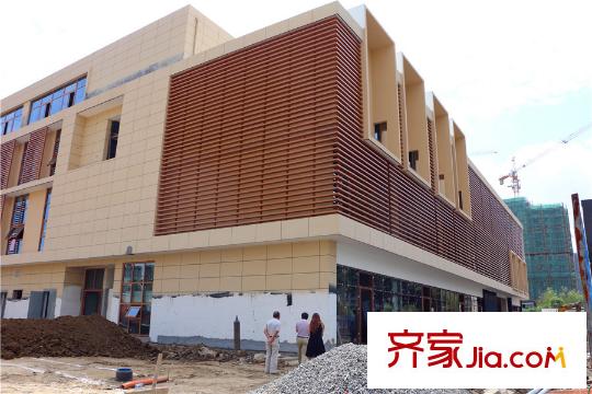 中銳府上項(xiàng)目向北50米的農(nóng)貿(mào)市場