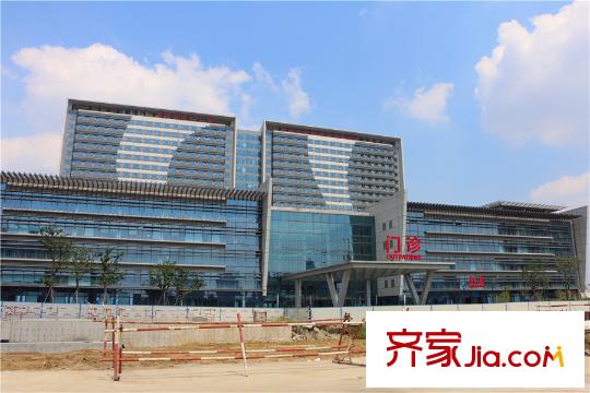 中銳府上項目西北方向1500米處的蘇大附一院平江分院