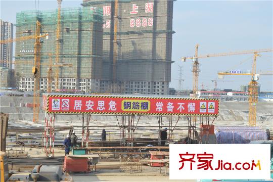 中海雙灣錦園項(xiàng)目北50米尹山湖商業(yè)水街工地