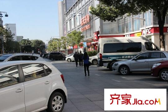 悅湖美郡項(xiàng)目向南800米震澤商業(yè)街