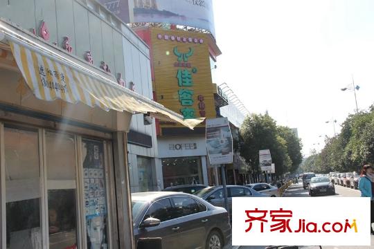 悅湖美郡項(xiàng)目向南800米震澤商業(yè)街