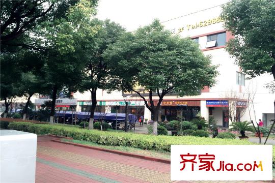 星公元名邸項目西北方向1100米方洲鄰里中心