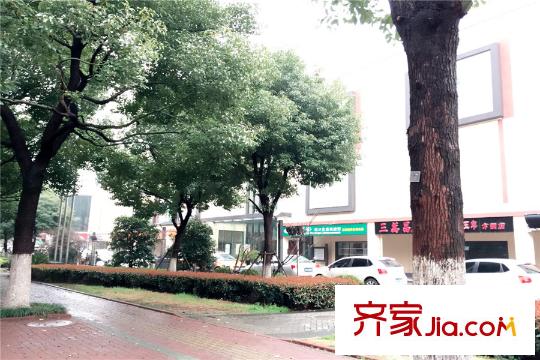 星公元名邸項目西北方向1100米方洲鄰里中心